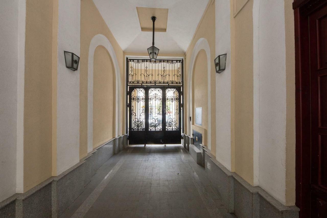 Shortstaypoland Aleje Jerozolimskie Варшава Экстерьер фото